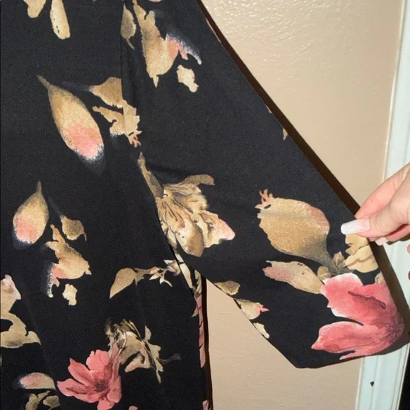 Floral Keyhole Women's Top 2X - Picture 4 of 7